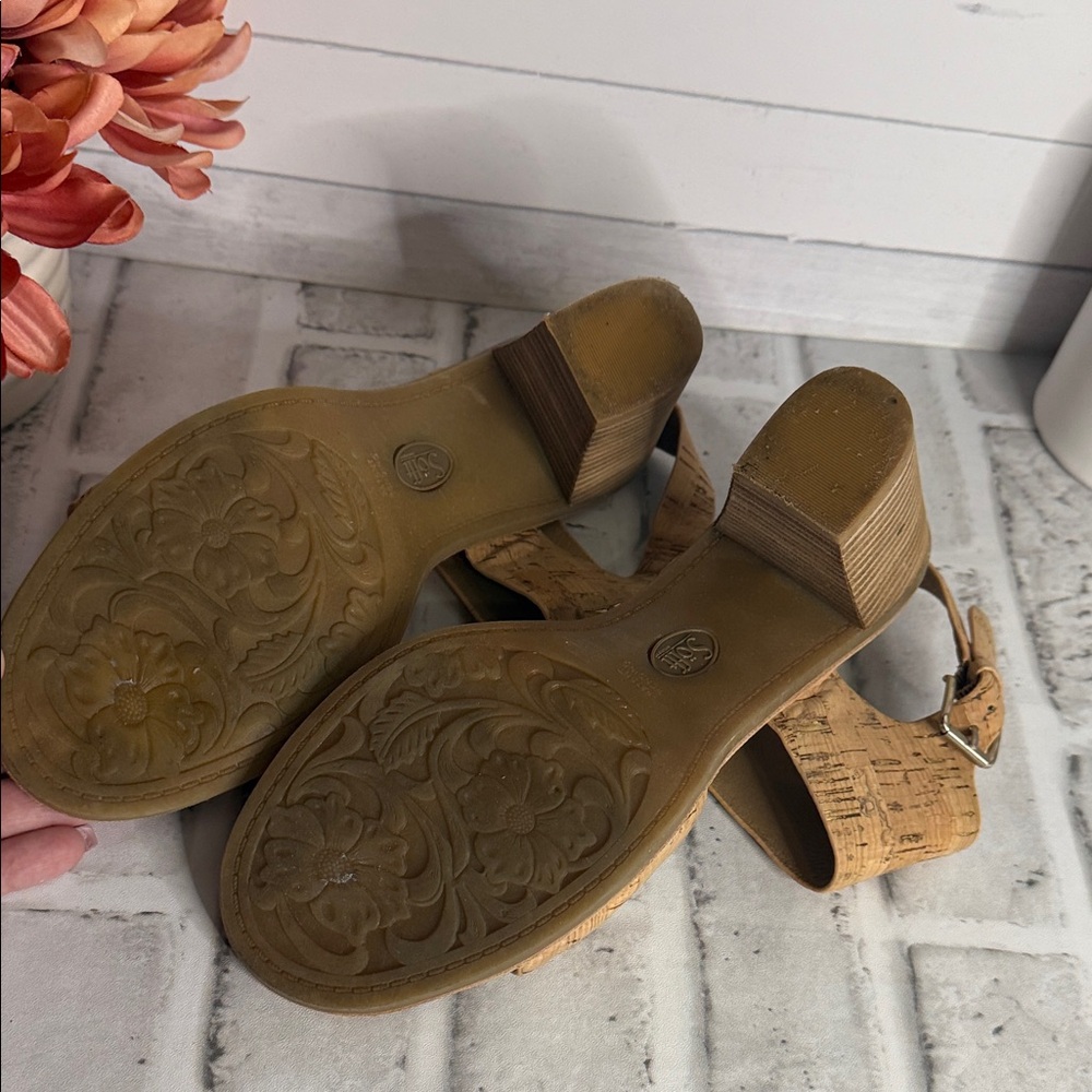 Sofft Tan Cork‎ Heeled Sandals - Picture 4 of 7